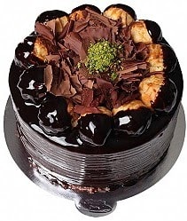 4 ile 6 kişilik Profiterollü Yaş pasta Samsun pasta